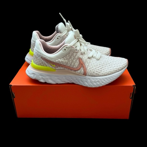 Nike React Infinity Run Fly Knit 3 - Picture 1 of 10